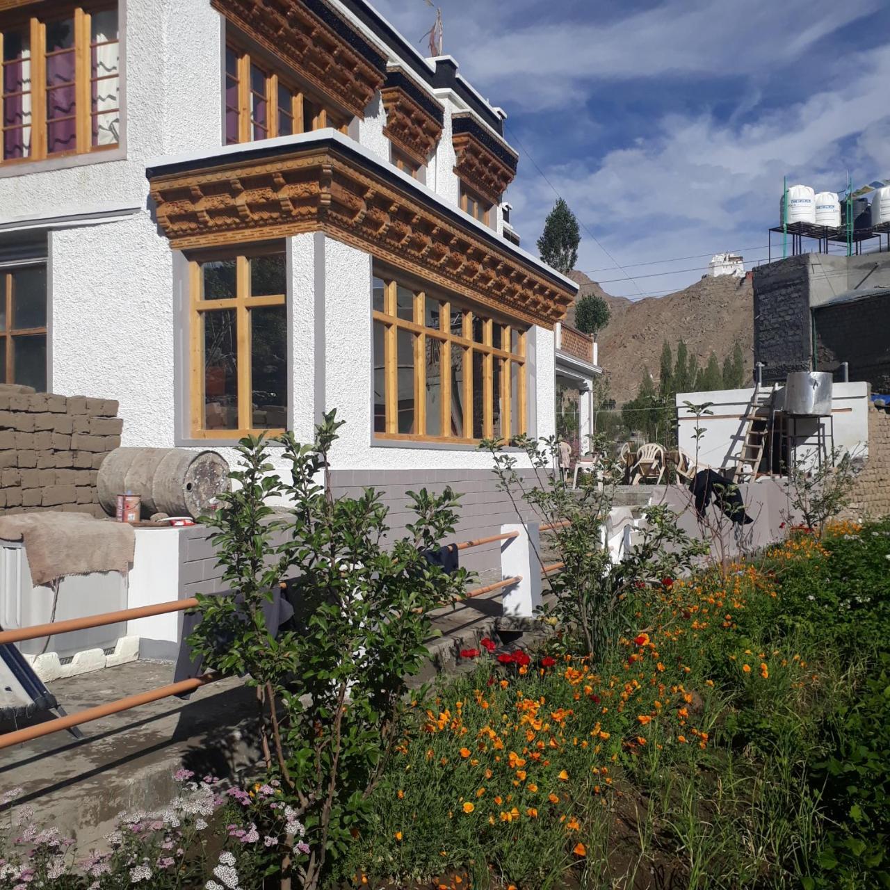 Gangzing Villina Bed and Breakfast Leh Exterior foto